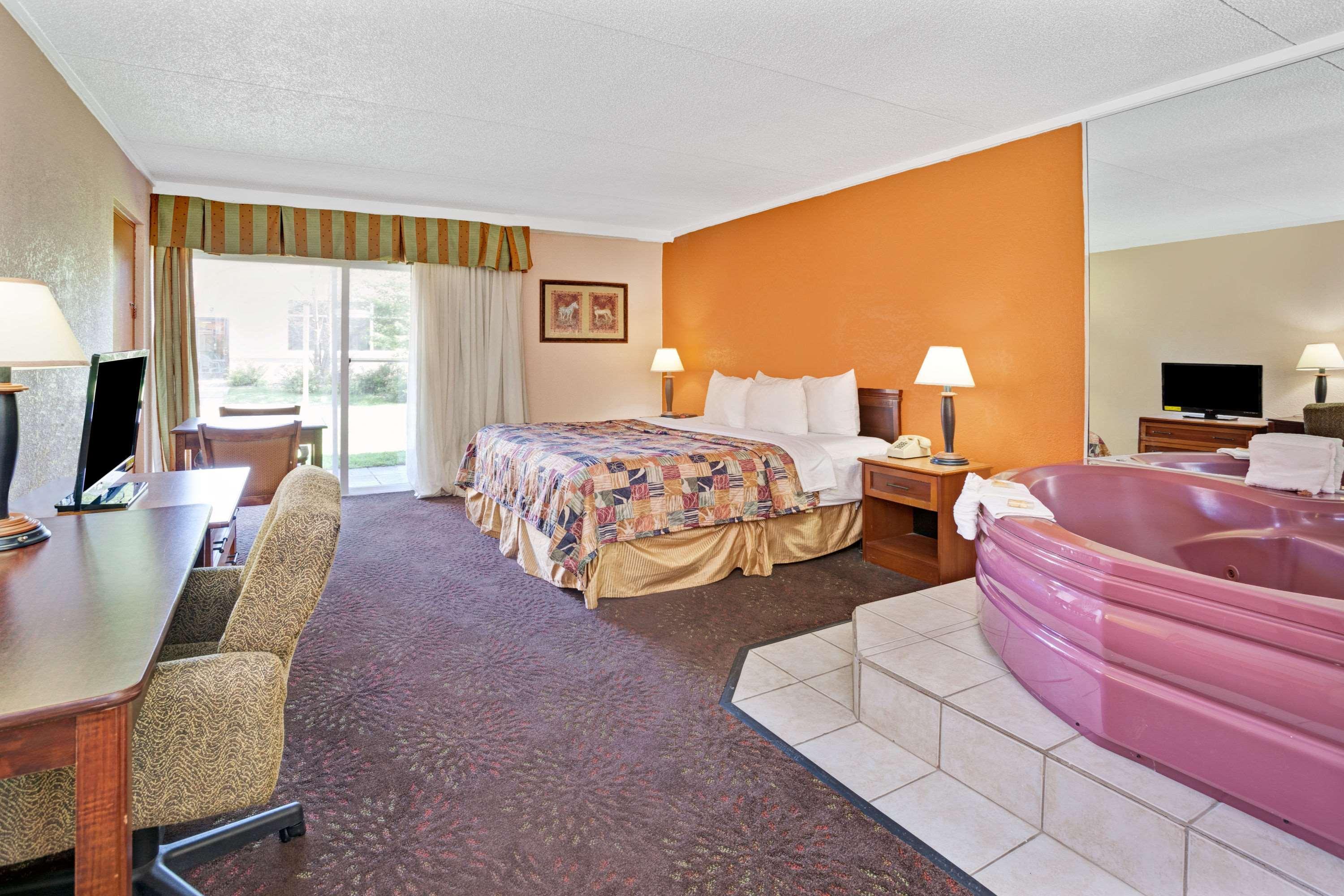 Days Inn By Wyndham Ann Arbor Dış mekan fotoğraf